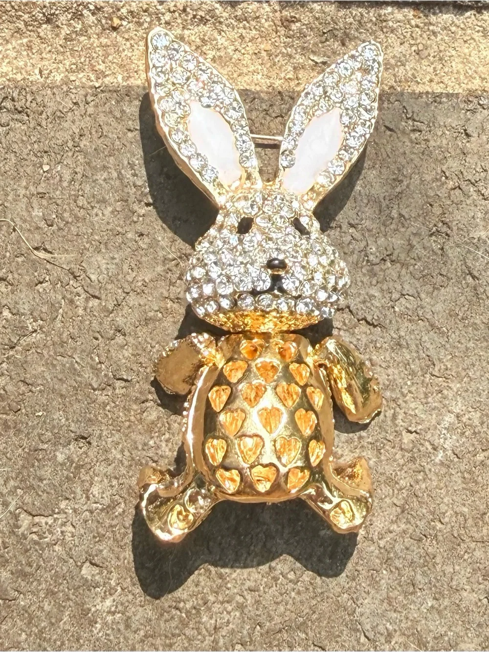 🐰 He Moves! Gold-Tone Rhinestone Movable Head and Arms Bunny Brooch Pin